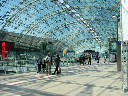 1 FRANKFURT-FLUGHAFEN FERNBAHNHOF.JPG